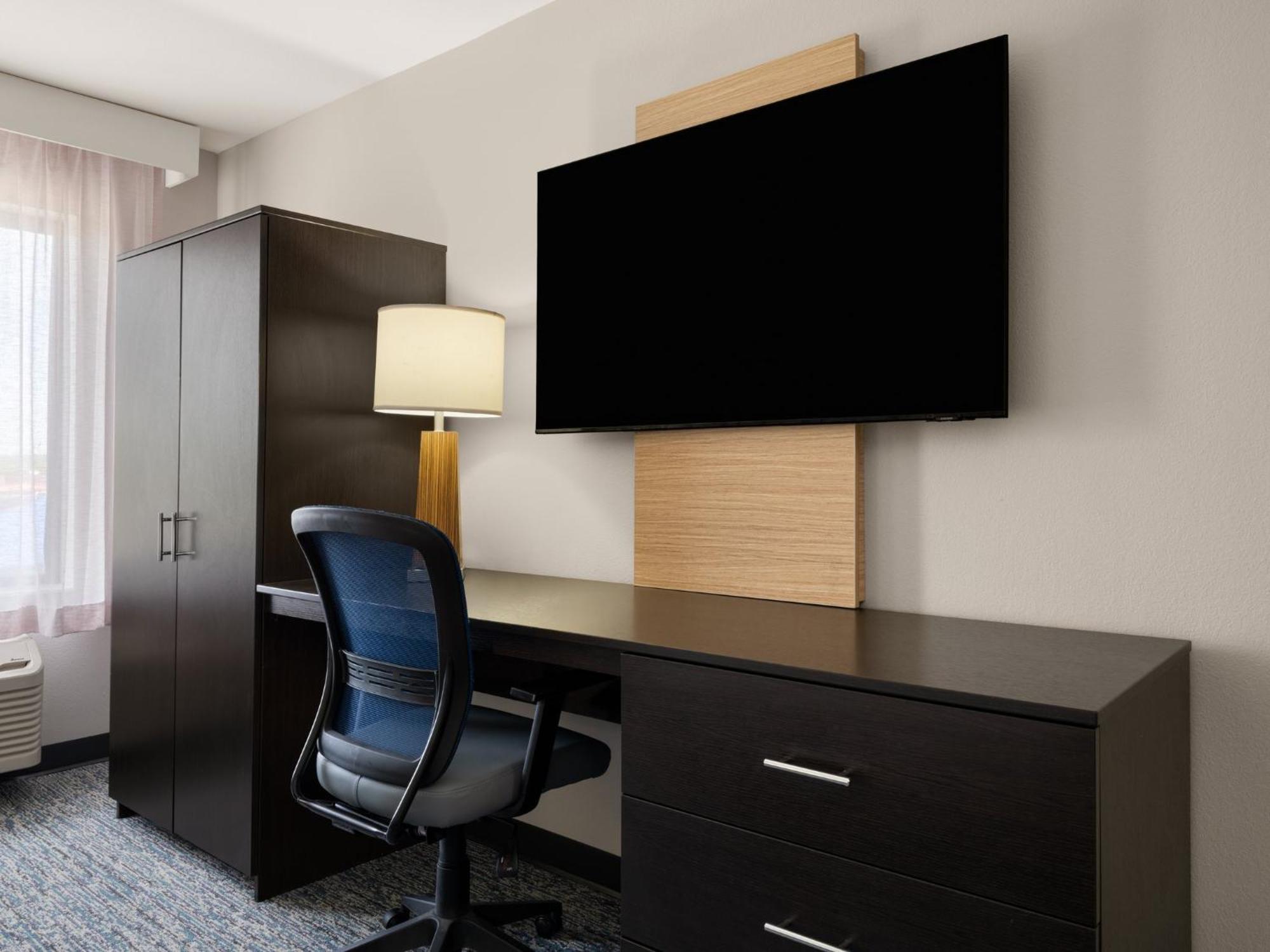 Garner Hotel Topeka West By Ihg Esterno foto