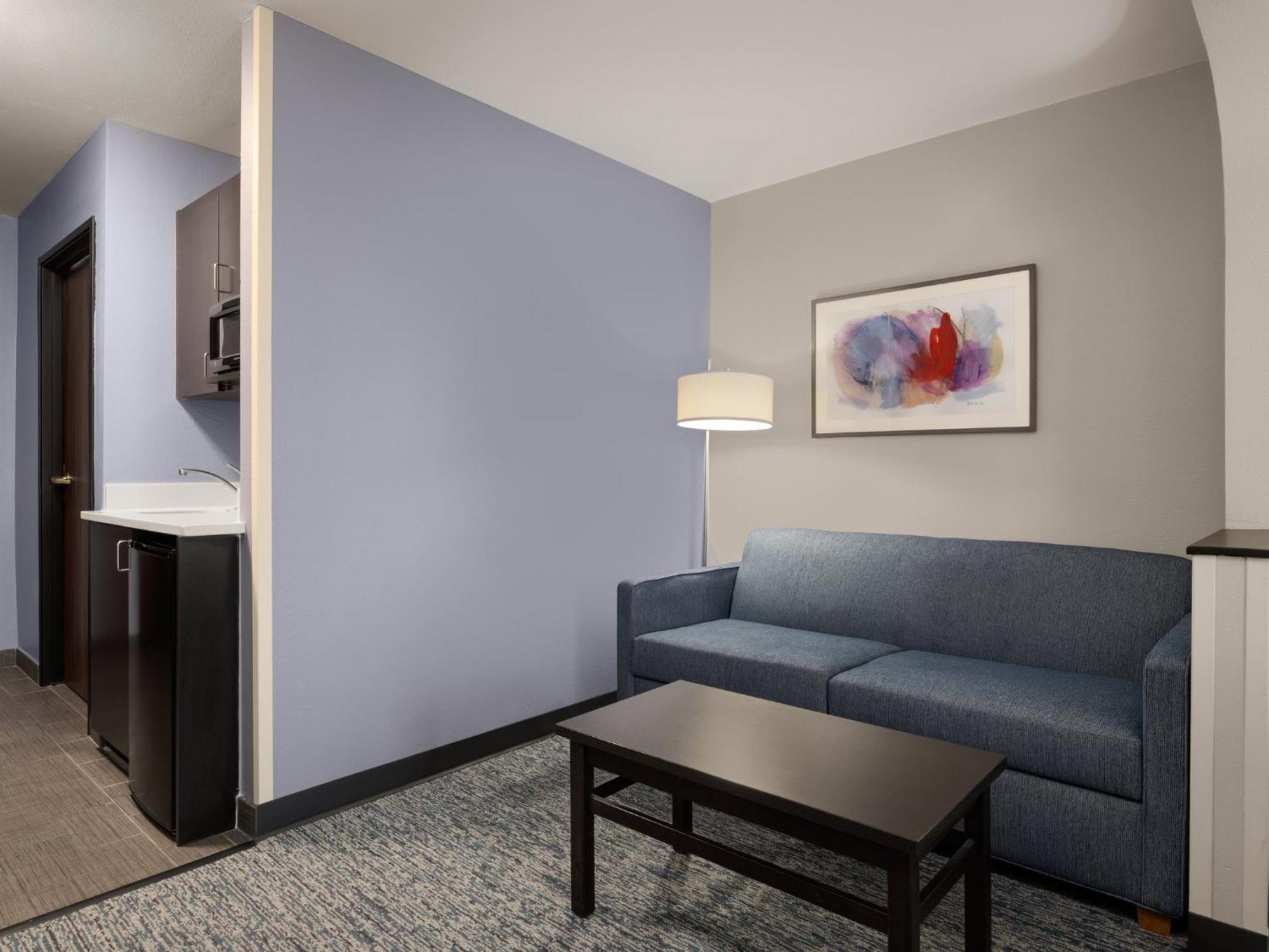 Garner Hotel Topeka West By Ihg Esterno foto